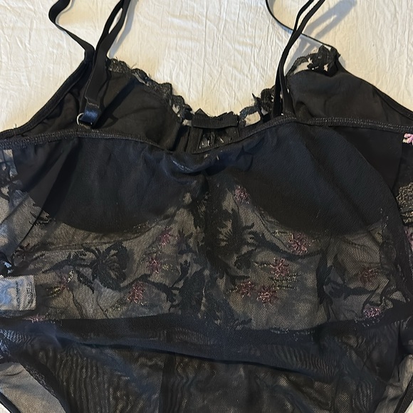 *NEW* embroidered lace and mesh bodysuit L - Picture 7 of 11